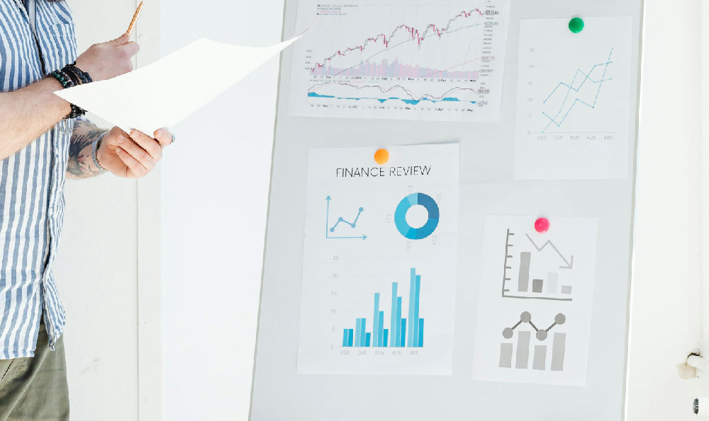 炒股配资入门指南：技术技巧与平台选择全解析