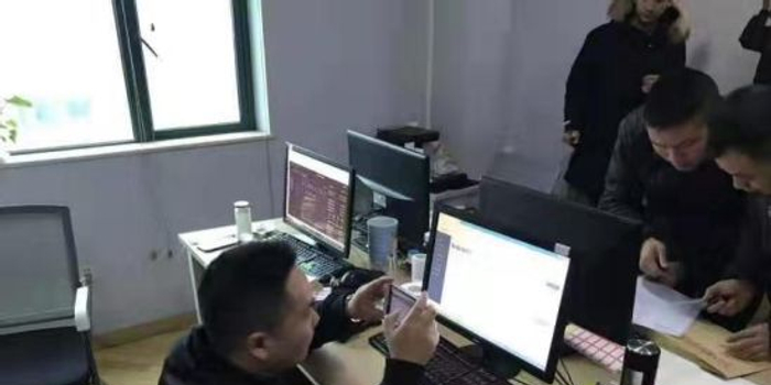 诈骗团伙以十倍杠杆诱人入套，反向荐股牟取暴利：武汉警方刑拘19人涉案500余万